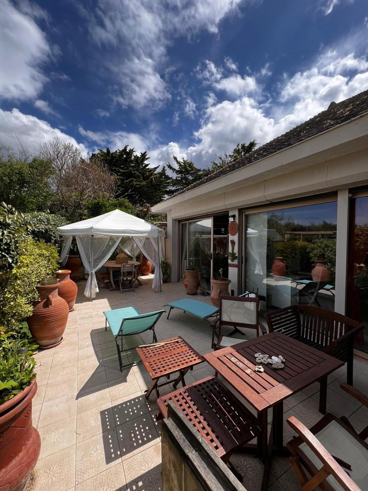 Un Coin Paisible En Front De Mer Vila Ouistreham Exterior foto
